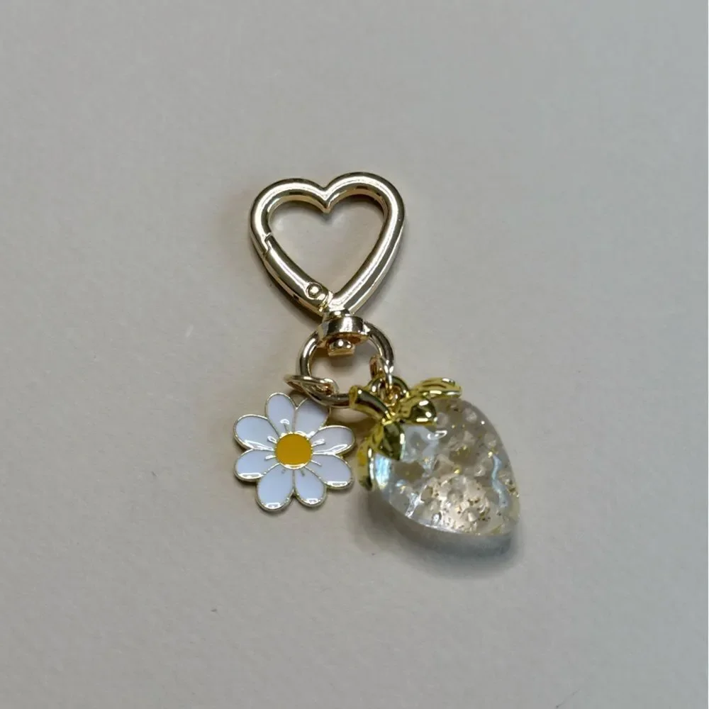 Strawberry keychain S1038